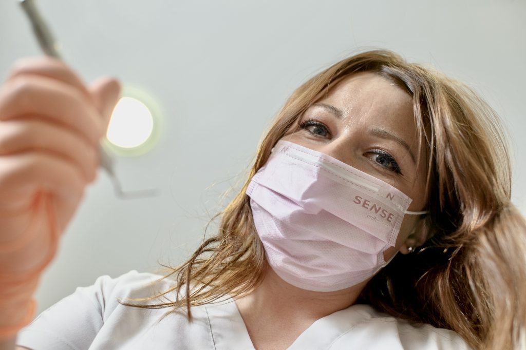 Как спасти зуб без удаления: когда можно обойтись терапевтическим лечением